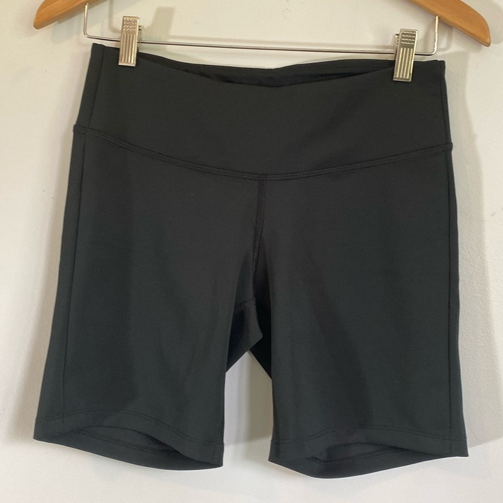 NEW BALANCE Sleek High Rise Bike Running Shorts Size Medium
